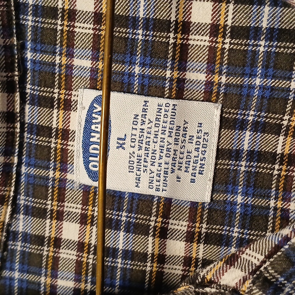 Button down shirt - Picture 2 of 3